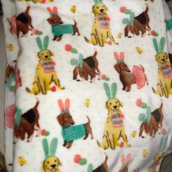 ✨NWT✨ Isaac Mizrahi Easter Egg Spring Polka Dot Bunny Ears Dog Throw Blanket - Picture 3 of 11
